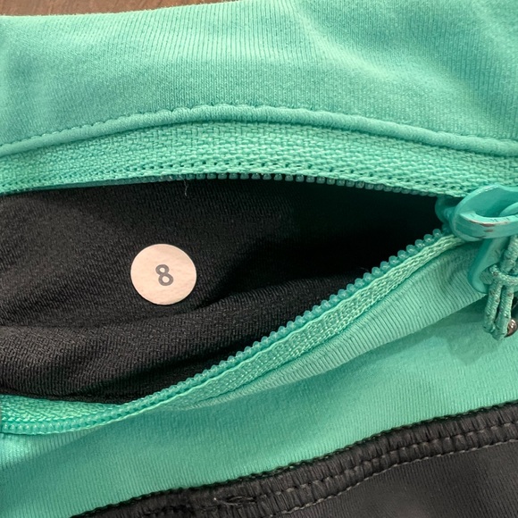 Lululemon Cut the 20" Crop Ruched Luxstreme Capri Gym Running Casual Comfy Sz 8 - Picture 6 of 7